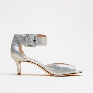 Pelle Moda Berlin Low Heel in Silver